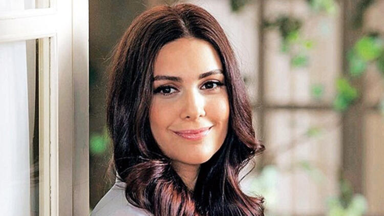 Berguzar Korel Elif Perincek